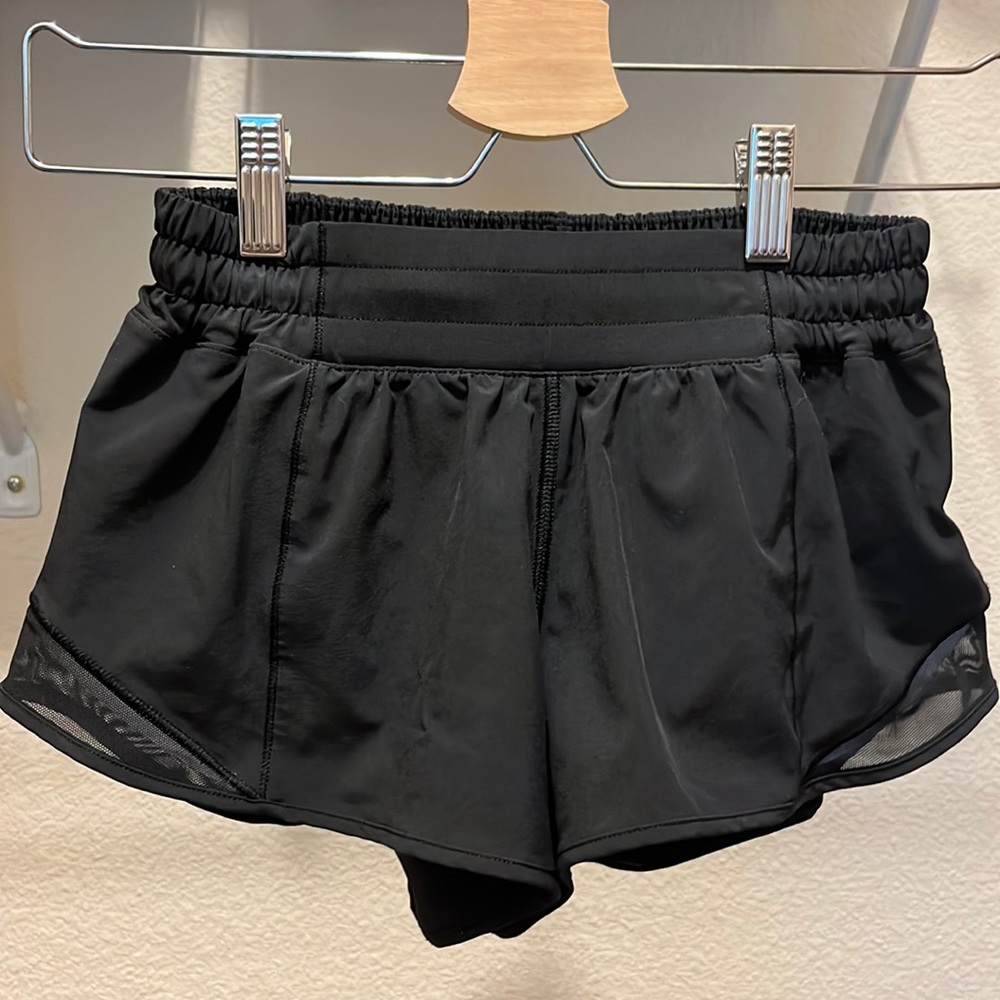 Lululemon 2.5” Hotty Hot Shorts